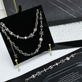 Louis Vuitton LV Buchstabe Blumen Armband-3637  